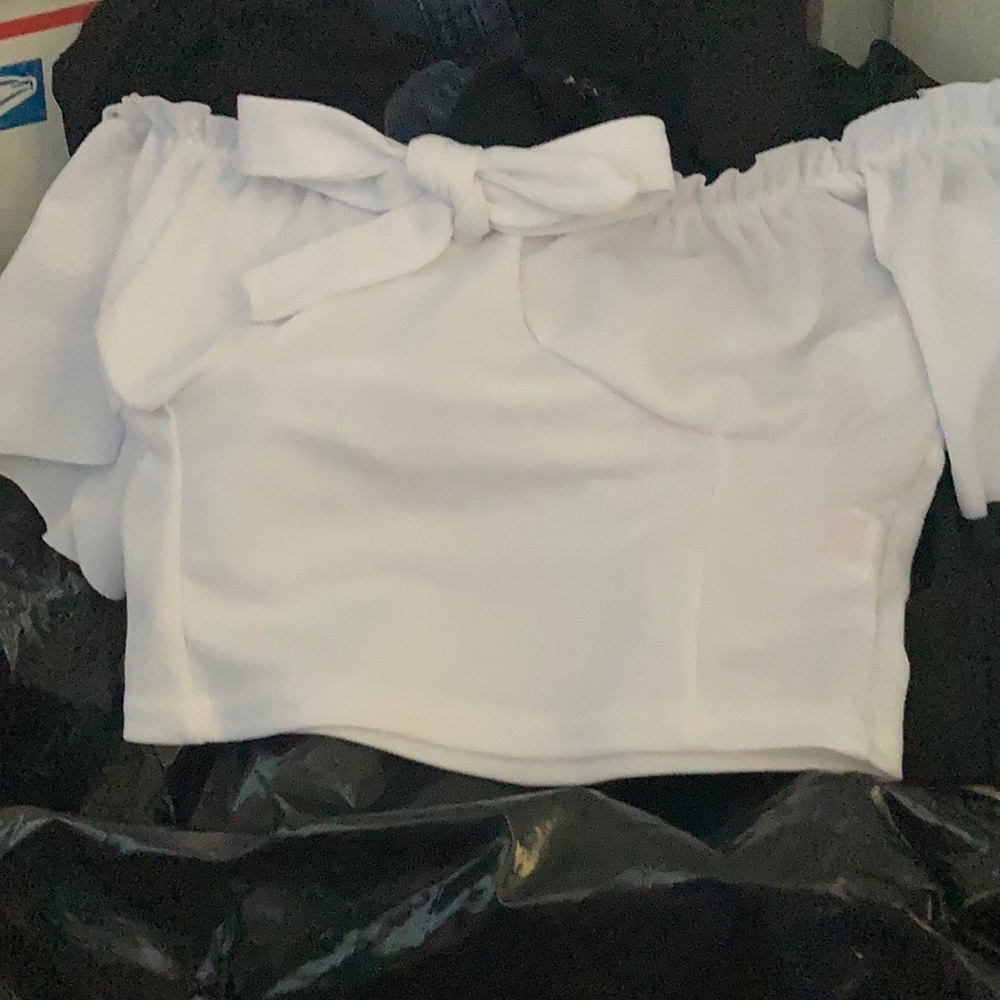 FINAL MARKDOWN NWT pretty little thing off the shoulder top 00